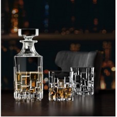 Set 7 piese whisky Rcr Crystal, Etna, Decantor cu dop 75 cl si 6 pahare 30 cl