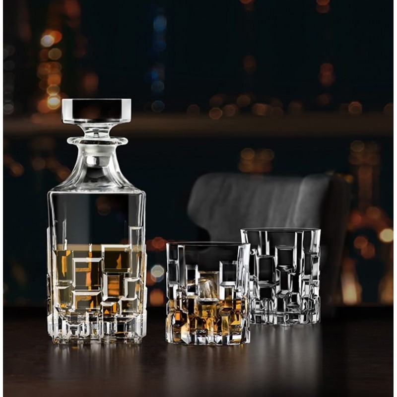 Set 7 piese whisky Rcr Crystal, Etna, Decantor cu dop 75 cl si 6 pahare 30 cl